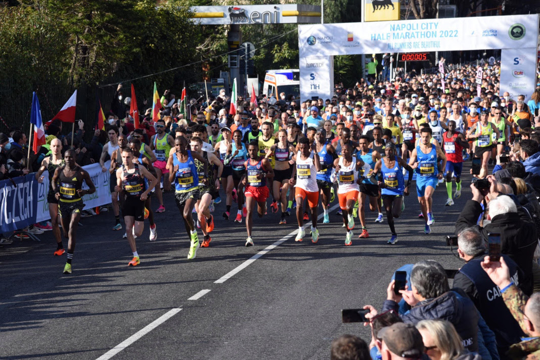 Napoli City Half Marathon Tutti campioni d’Italia del running con la medaglia della Napoli City Half Marathon